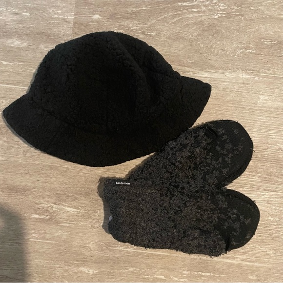Size S/M NWT Lululemon Textured Fleece Bucket Hat - Black - Picture 9 of 10